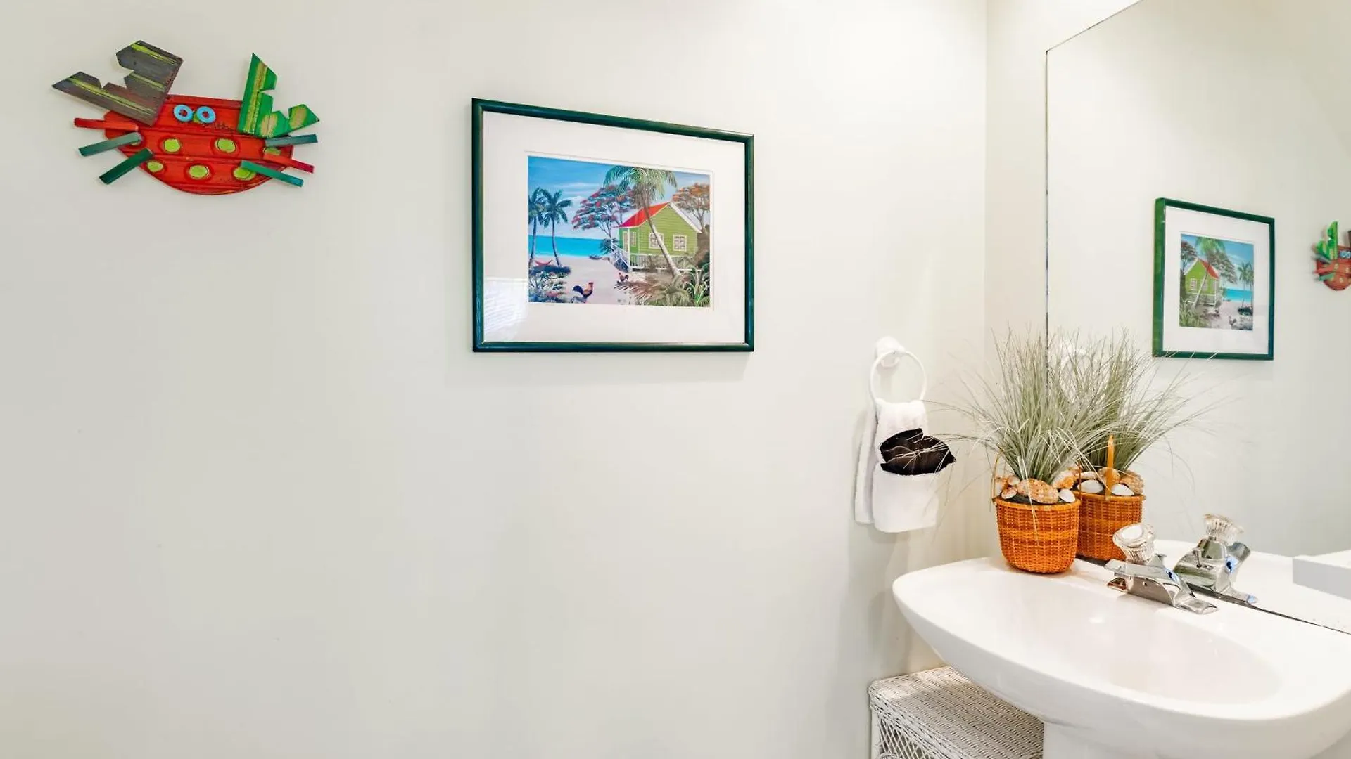 Southard Getaway By Avantstay W Covered Patio Great Location Shared Pool Week Long Key West