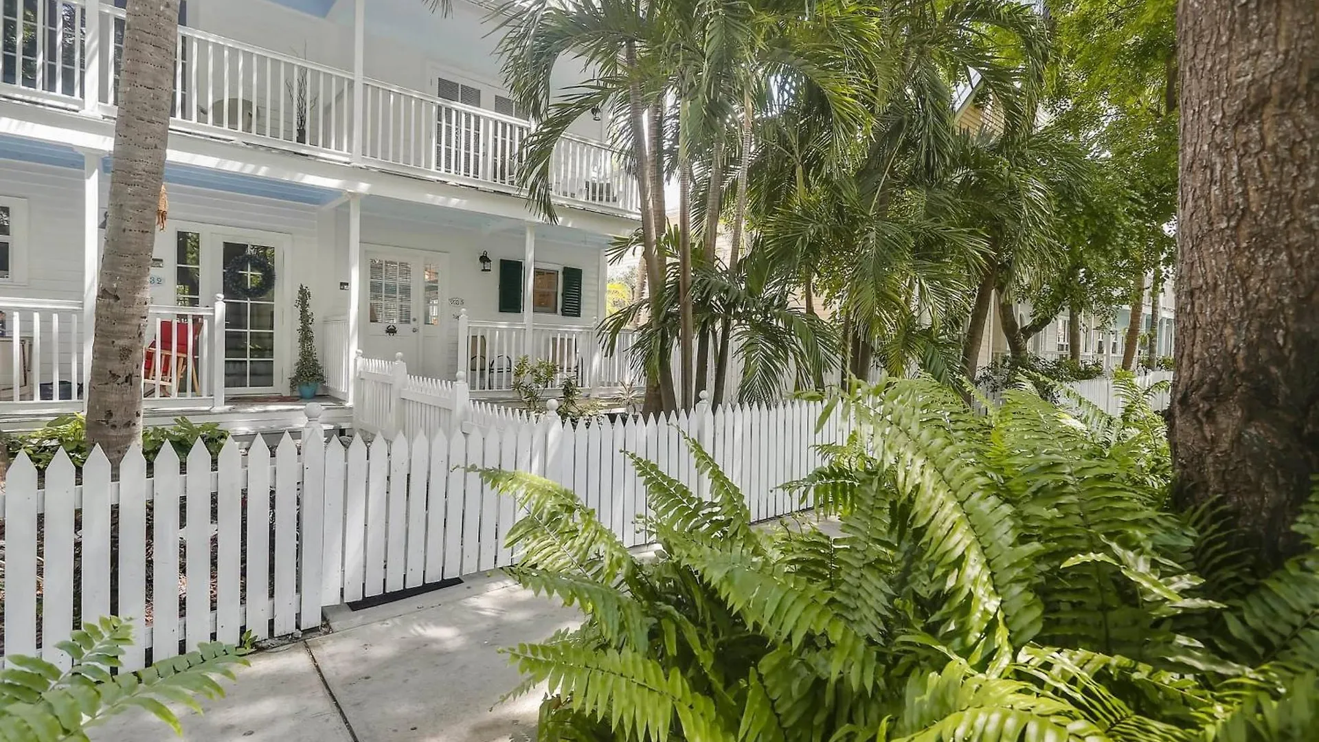 Southard Getaway By Avantstay W Covered Patio Great Location Shared Pool Week Long Key West