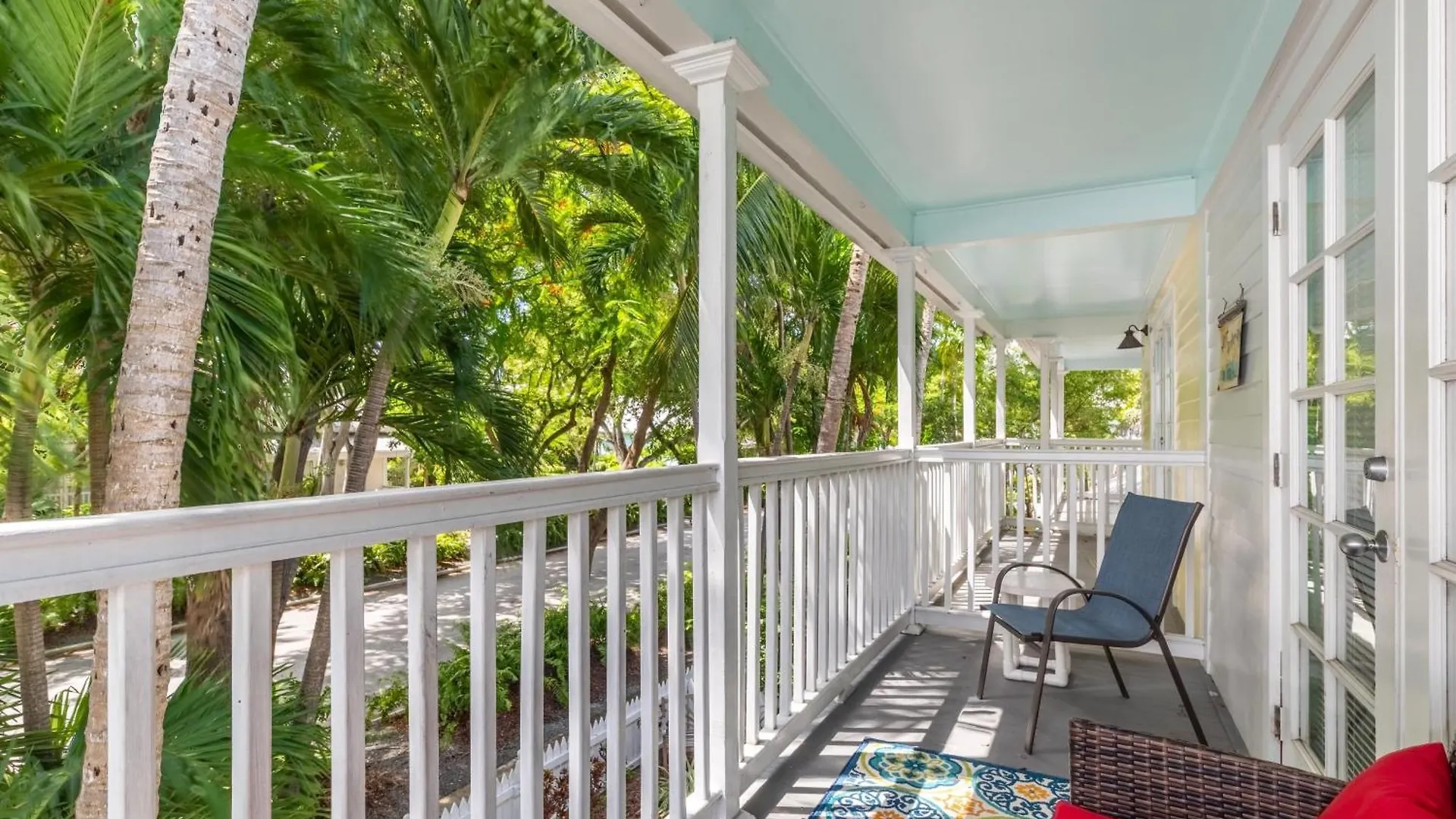 Southard Getaway By Avantstay W Covered Patio Great Location Shared Pool Week Long Holiday home Key West