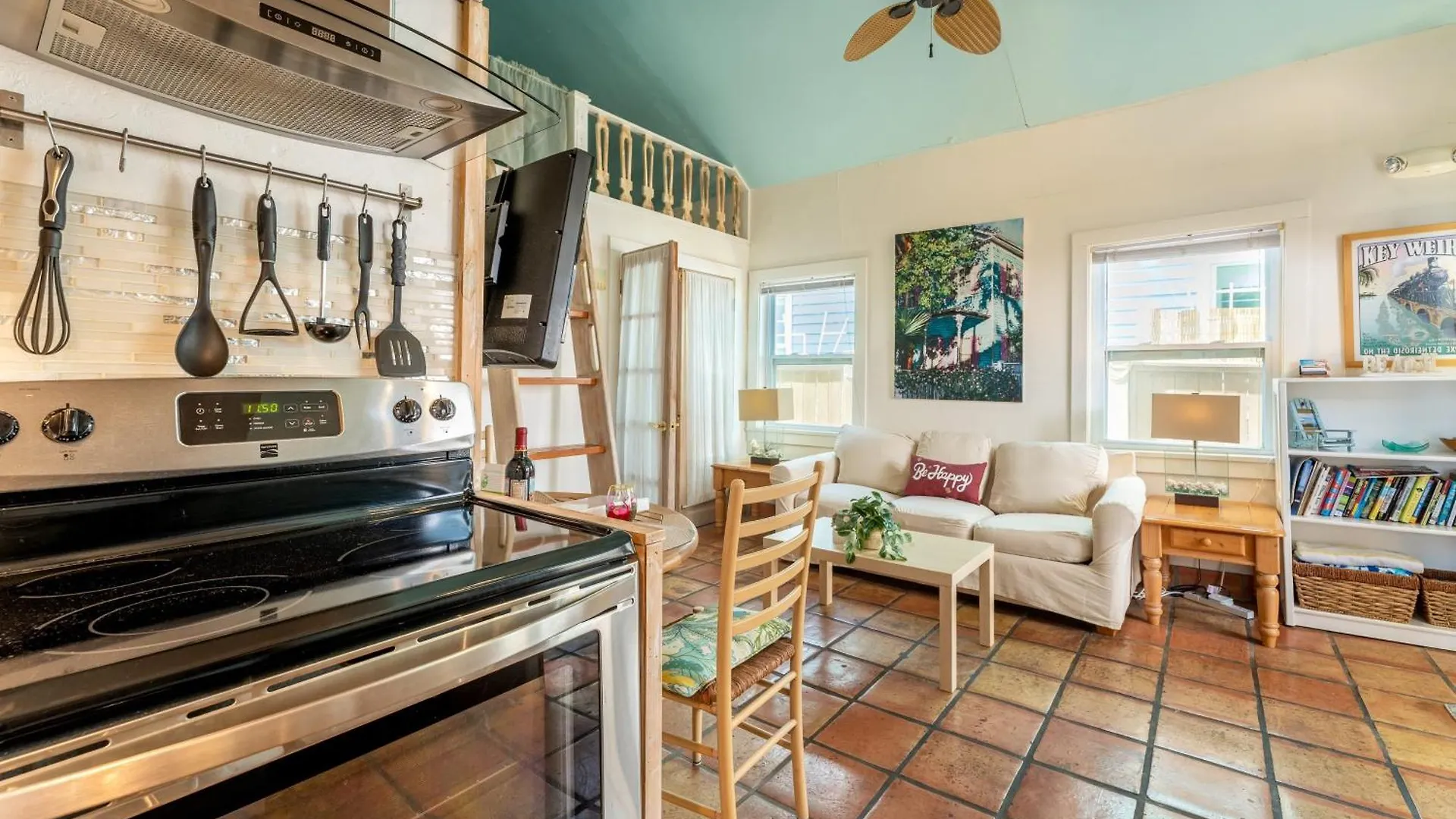 Дом отдыха Casita De Catherine By Avantstay 1 Block To Duval St W Hot Tub Ки-Уэст