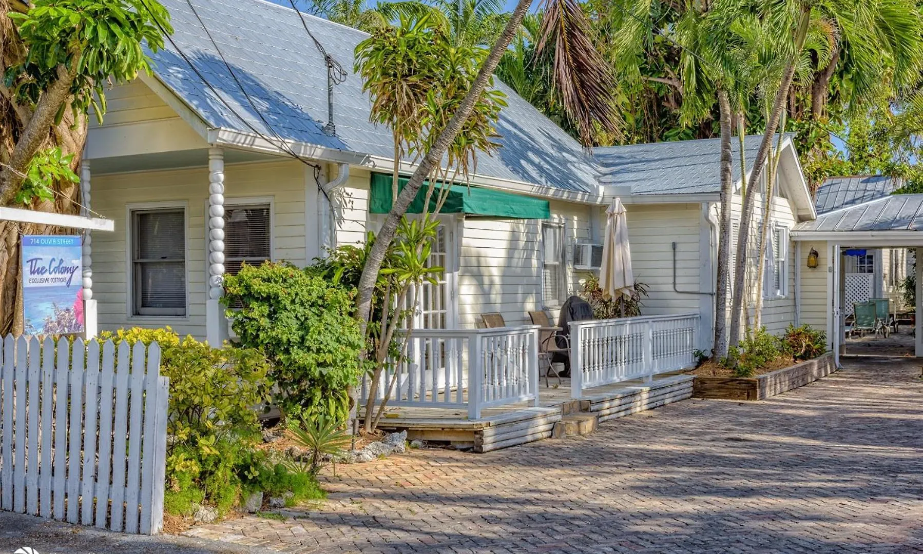 Nyaraló Island Style Colony