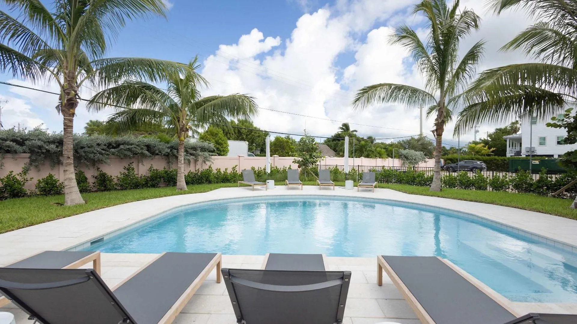 New Private Pool & Docking - Floralee House 基韋斯特