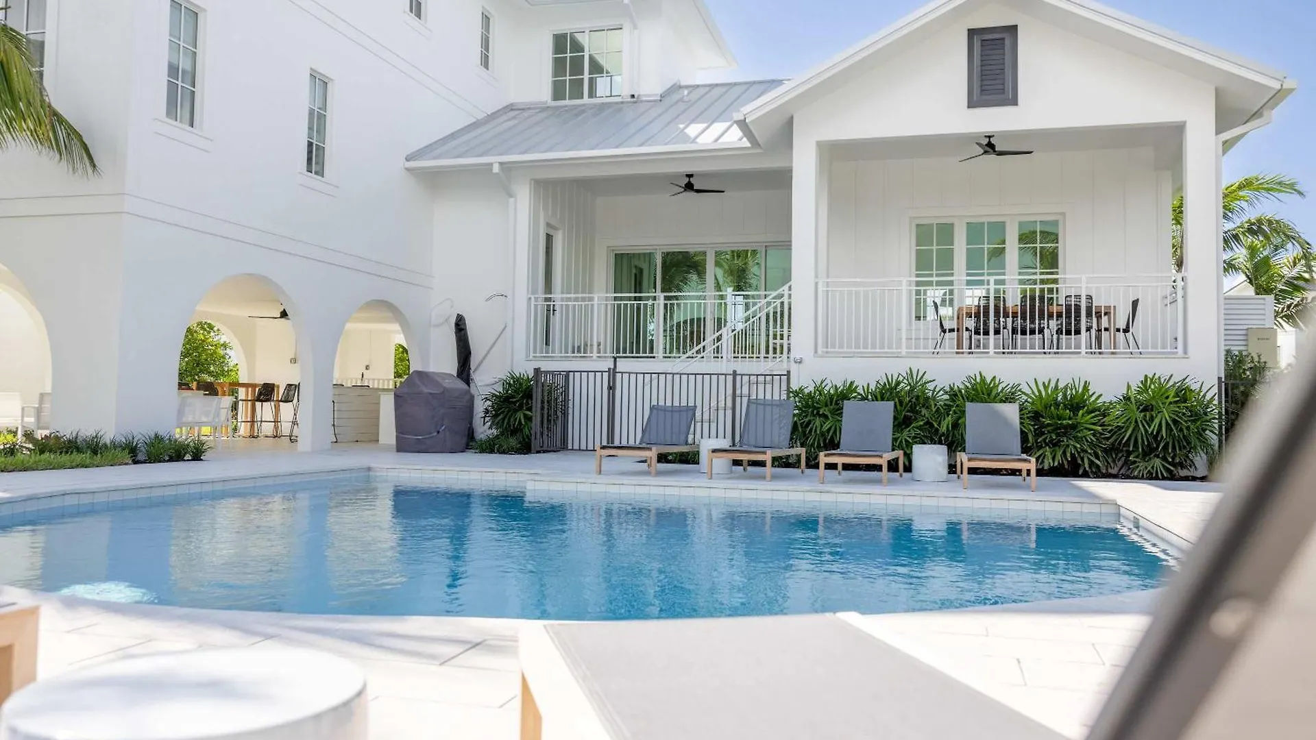 New Private Pool & Docking - Floralee House