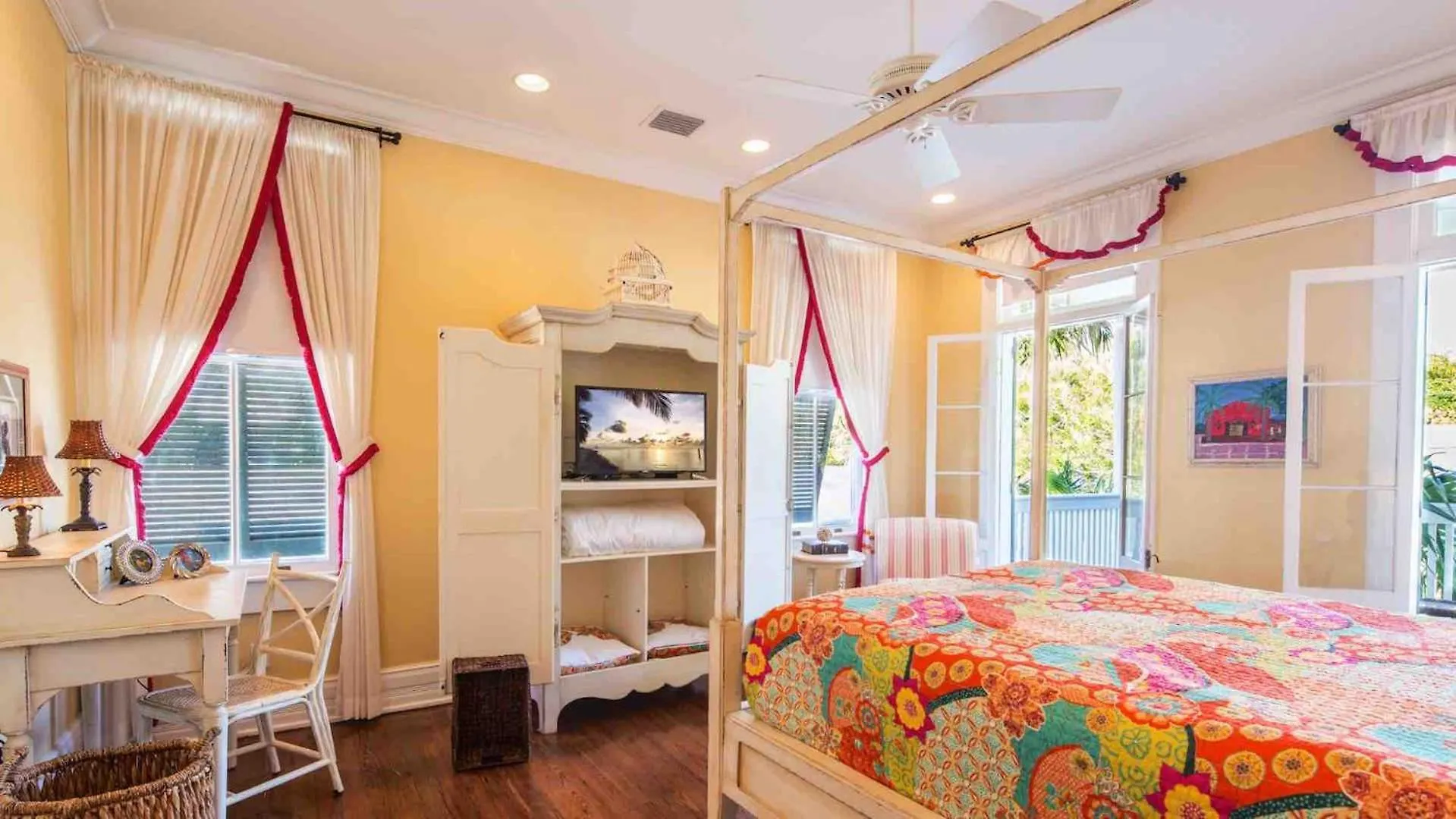 The Admirals Estate By Last Key Realty 度假居