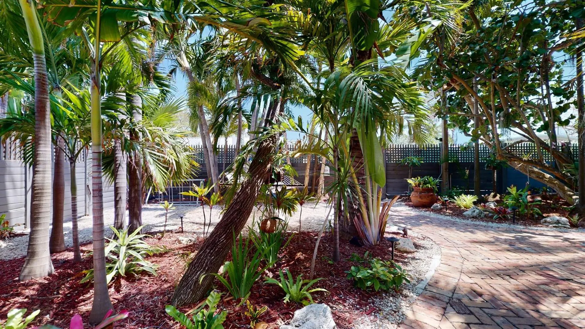 Papa's Hideaway Apartmán