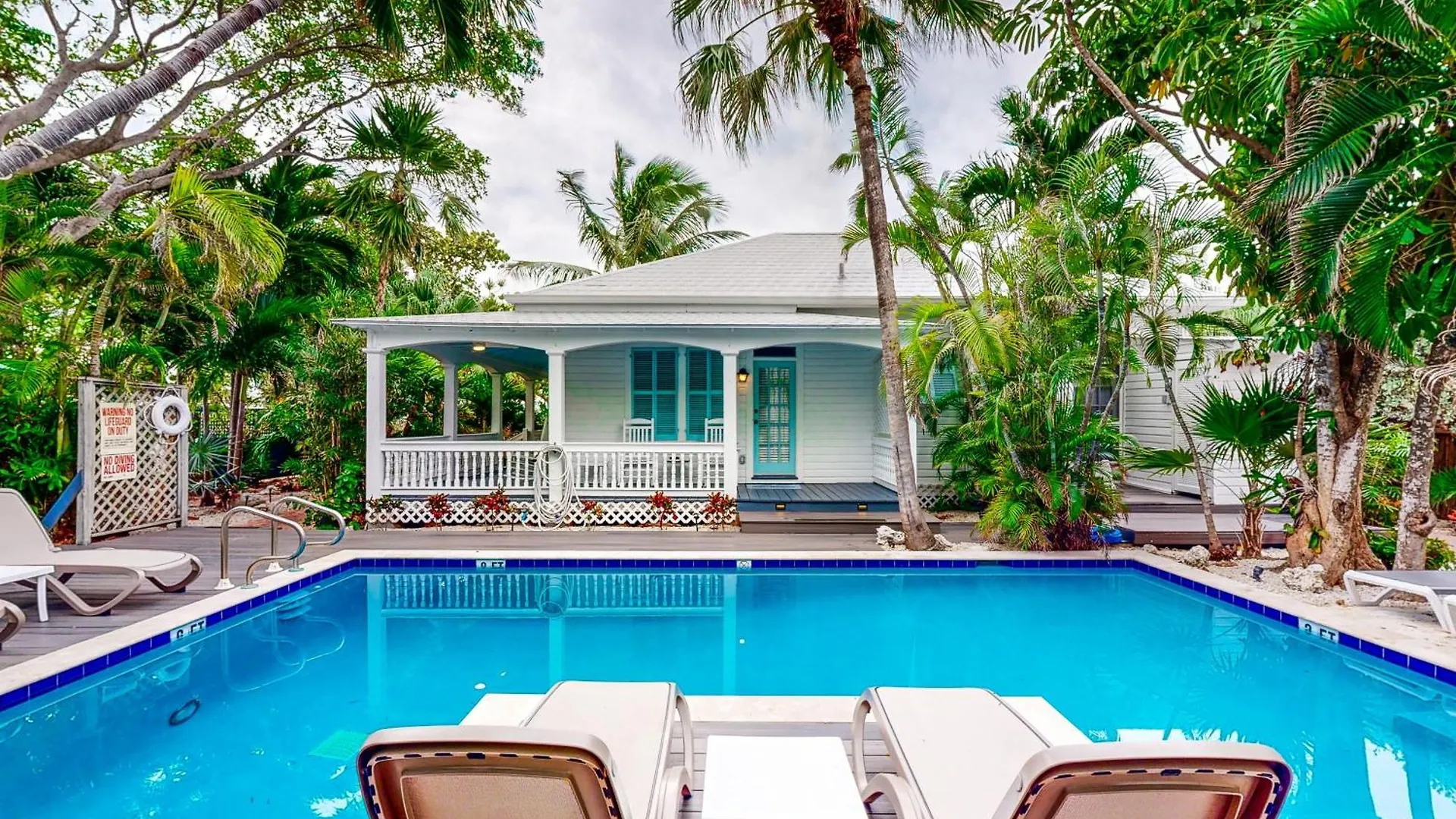 Papa's Hideaway Apartmán