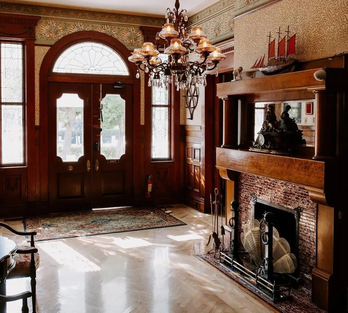 Classic Queen - Curry Mansion With Heated Pool Estalagem *