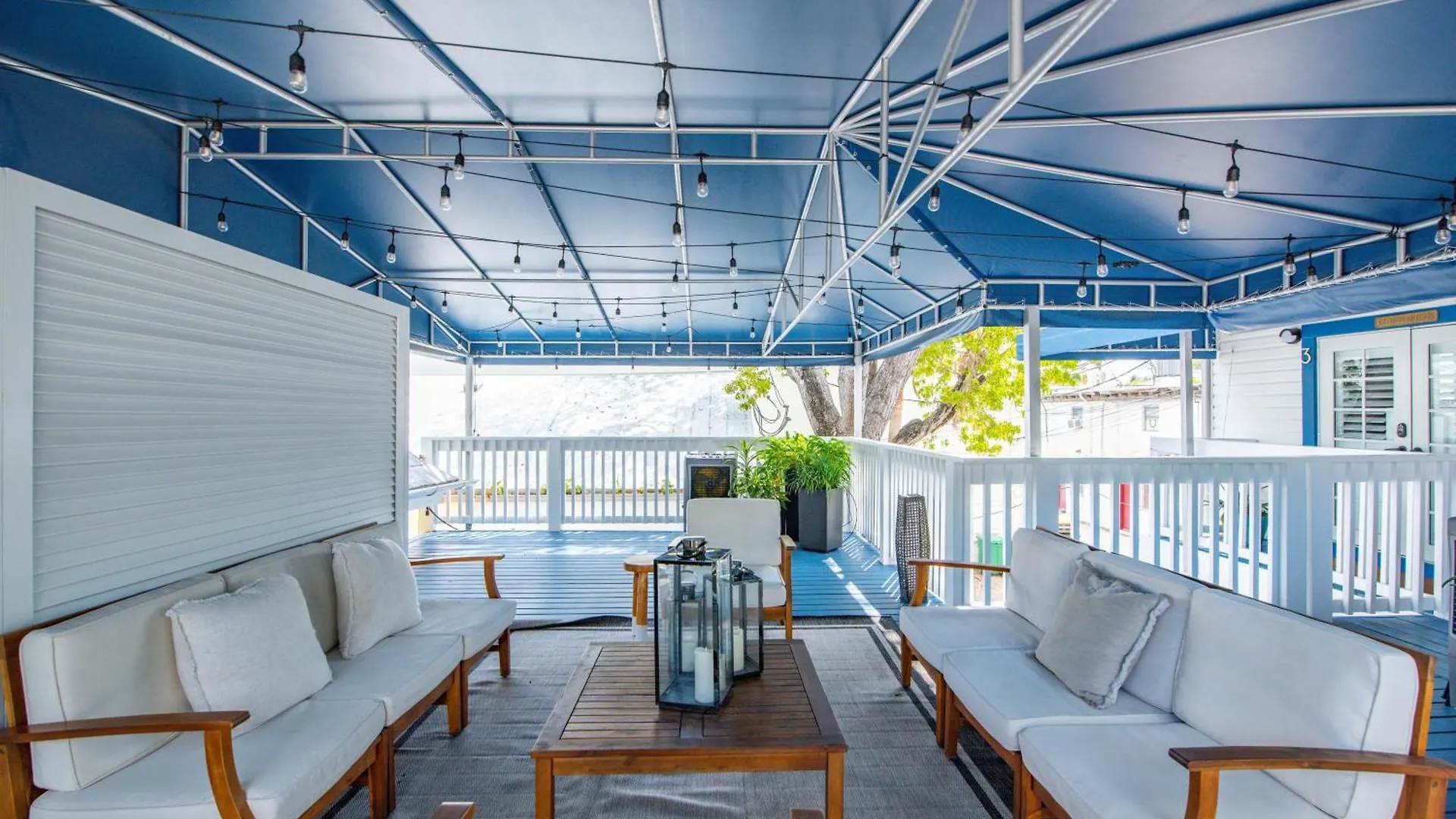 Custom House Inn All Apartman