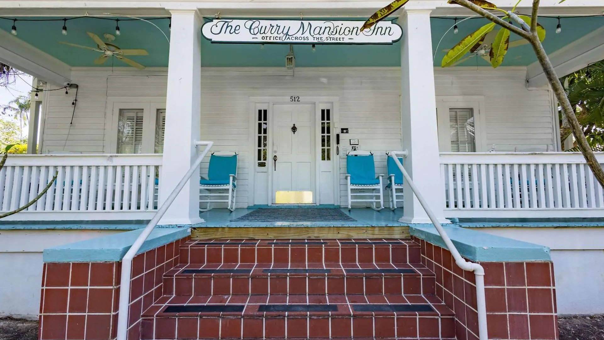 Inn King Balcony - At House *