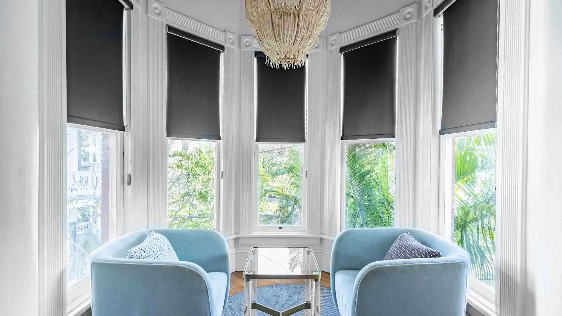 Takeover At The Grand Maloney Ferienhaus