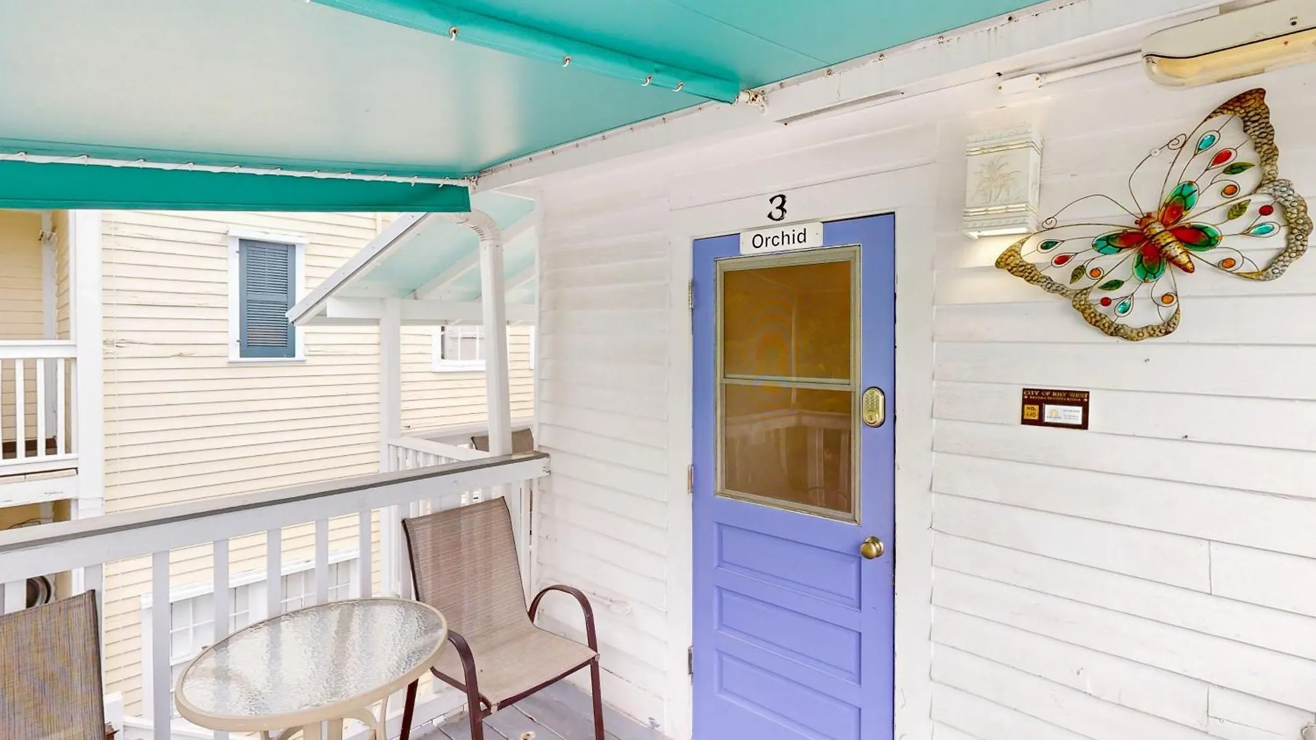 Four Flowers Apartment Key West
