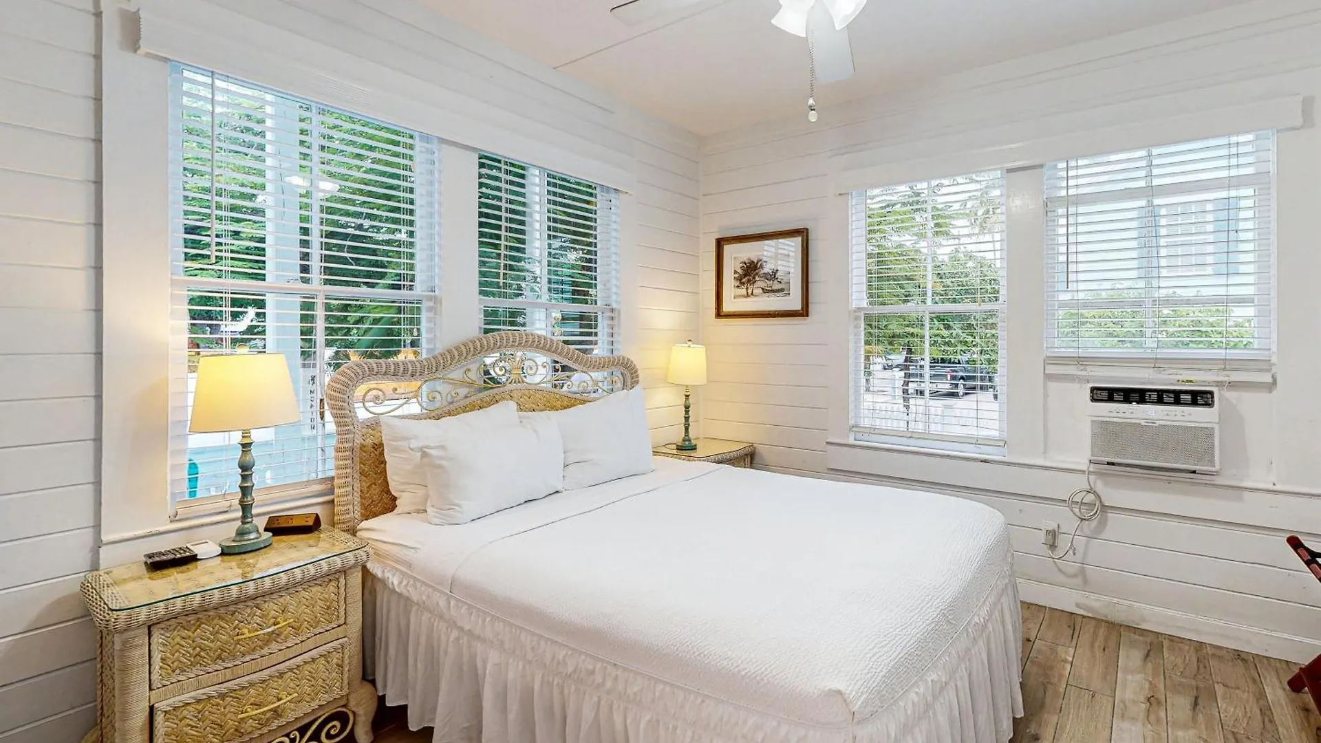 Four Flowers Apartment Key West
