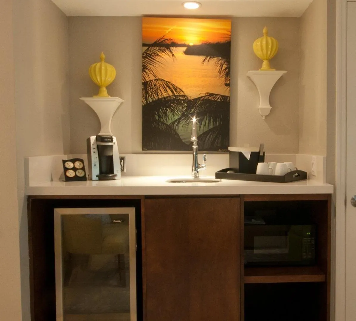 Almond Tree - Adults Only 3*