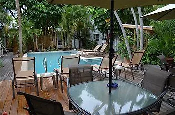 Papa's Hideaway