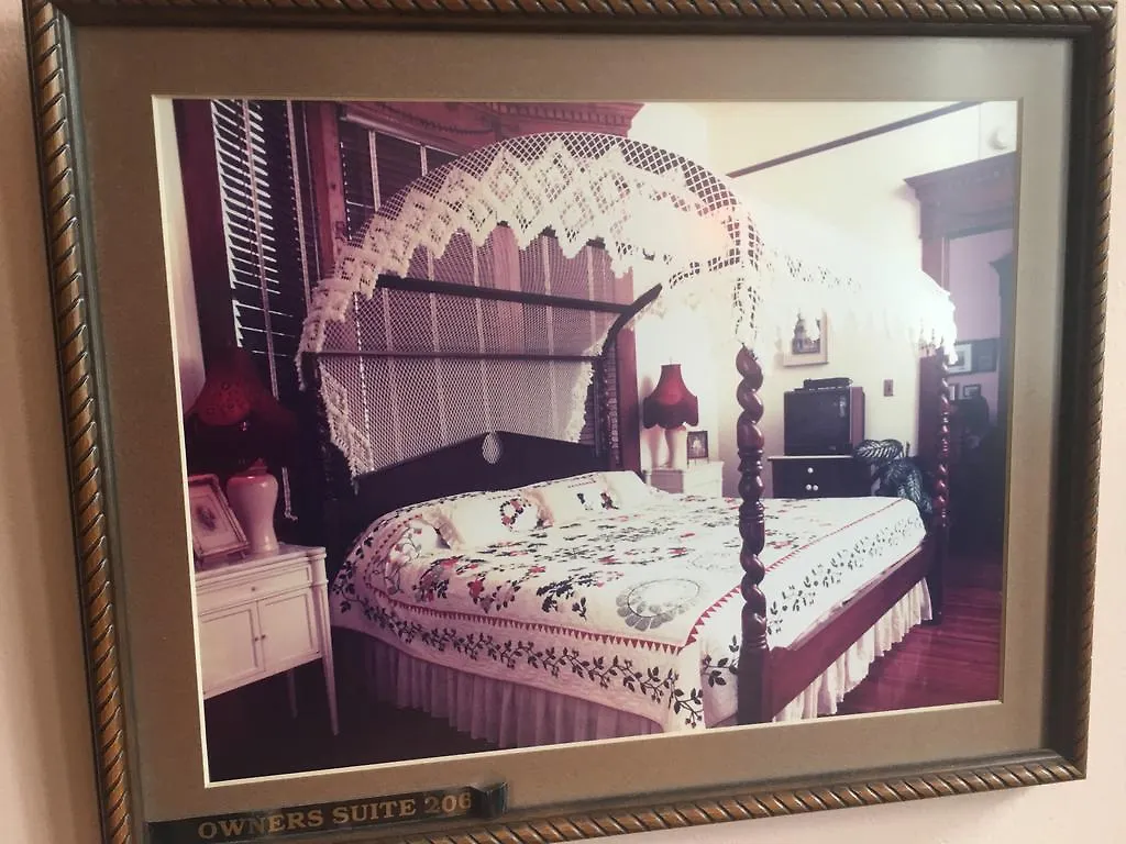 Amsterdam's Curry Mansion Couette-café Key West