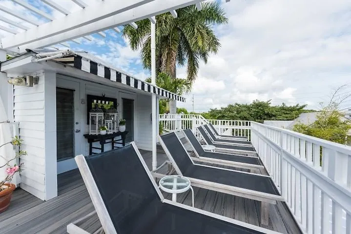 Bed and Breakfast Alexander's Guesthouse-adult Exclusive, Lgbtq Friendly 3*