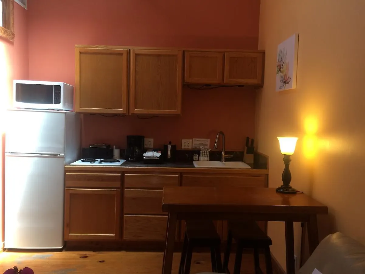 Courtney's Place Historic & 2*