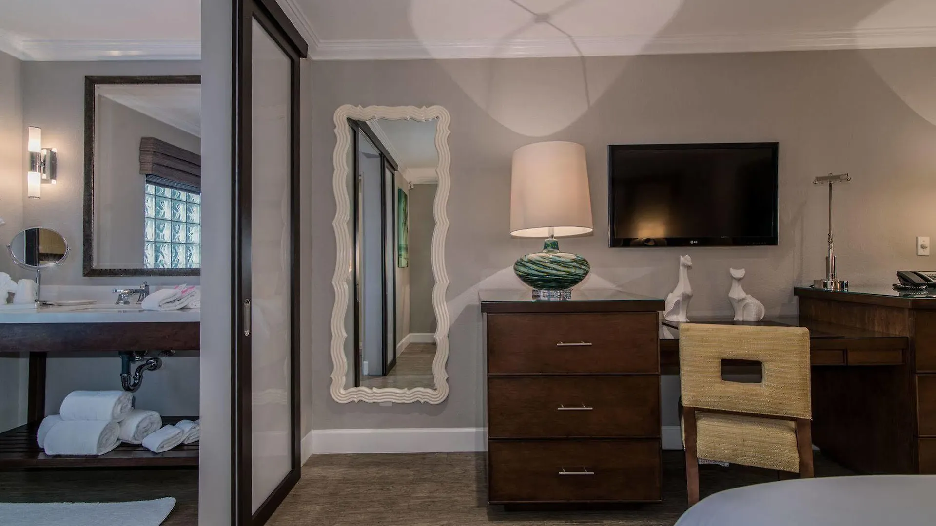 Almond Tree - Adults Only Hotel