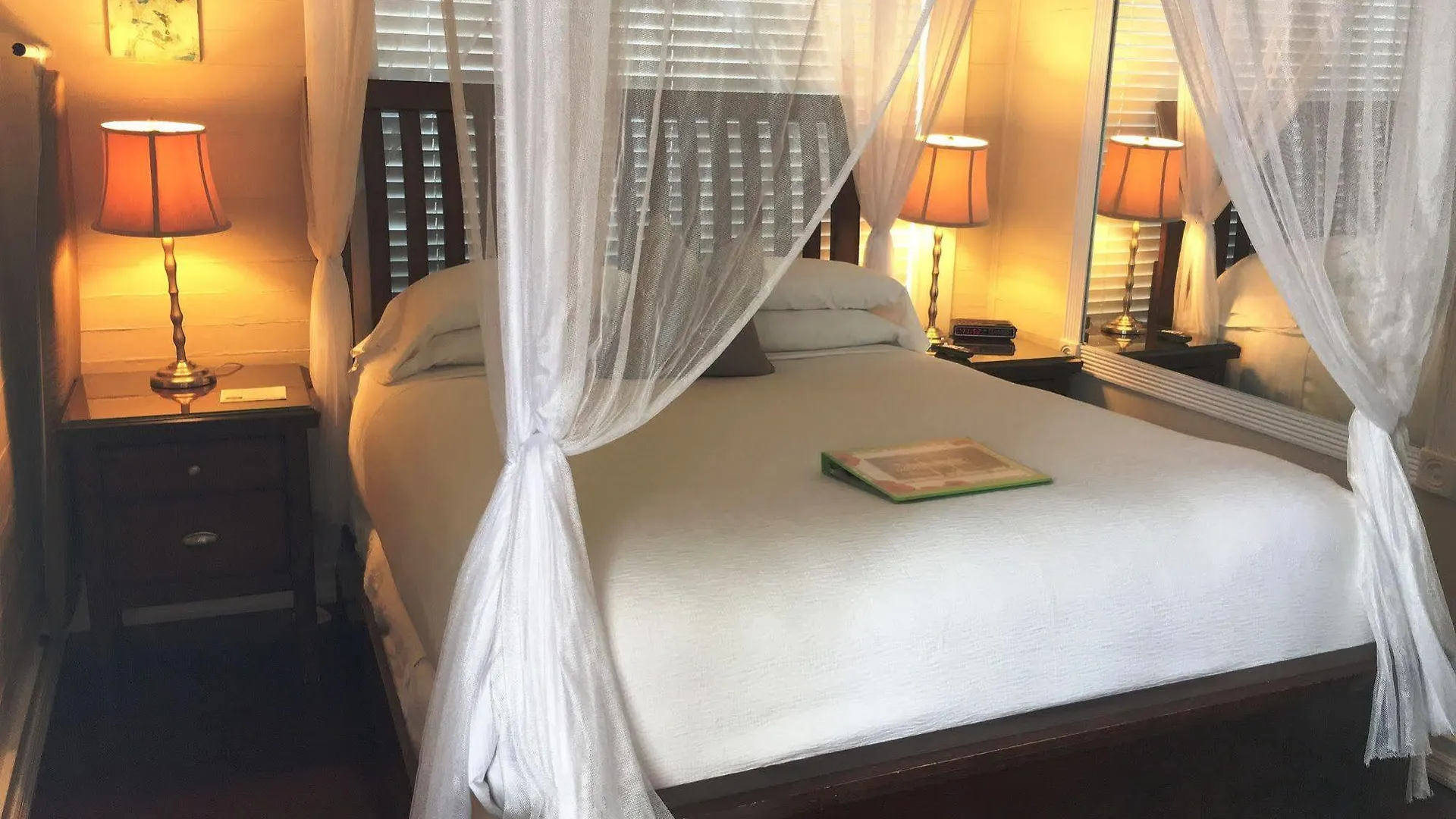 Avalon Bed And Breakfast (Adults Only) 3*