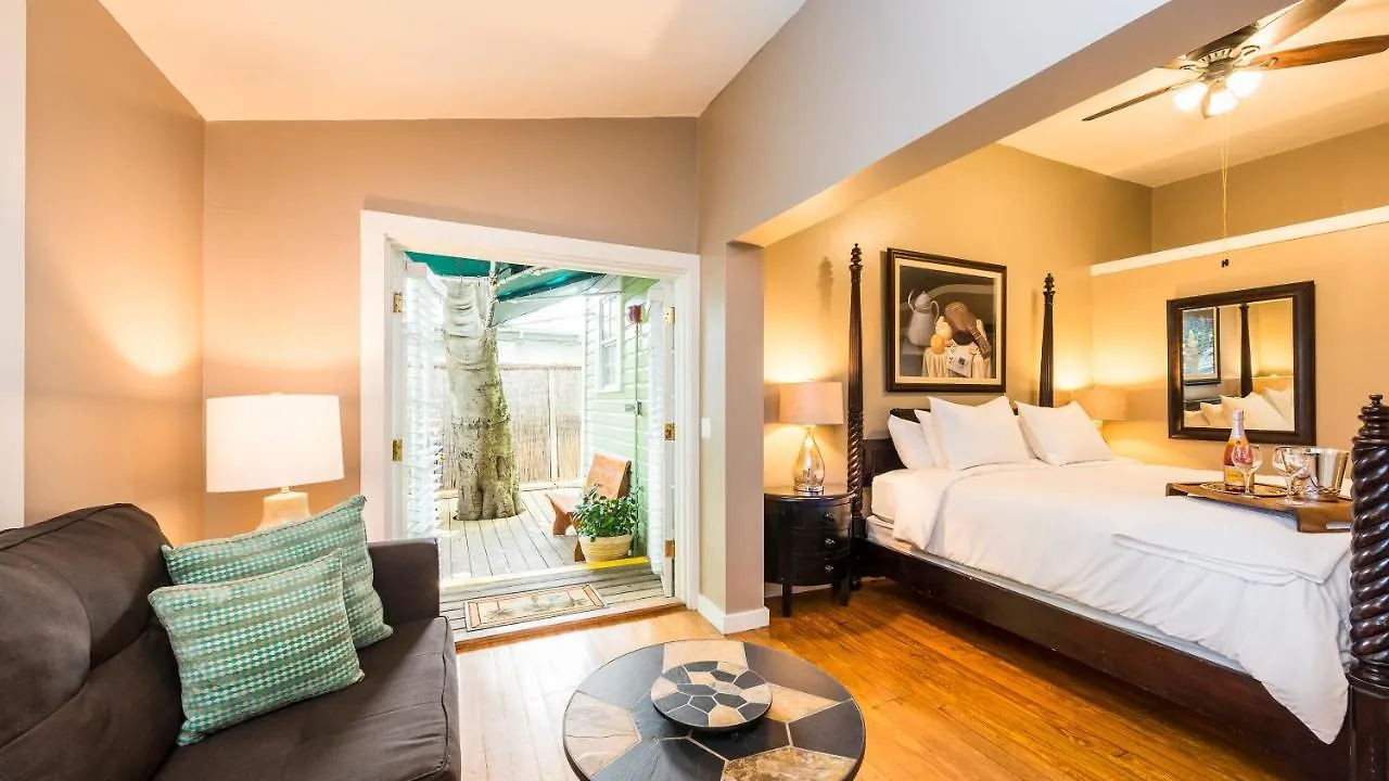 L'habitation Guesthouse- Adult Exclusive 住宿加早餐酒店 2*