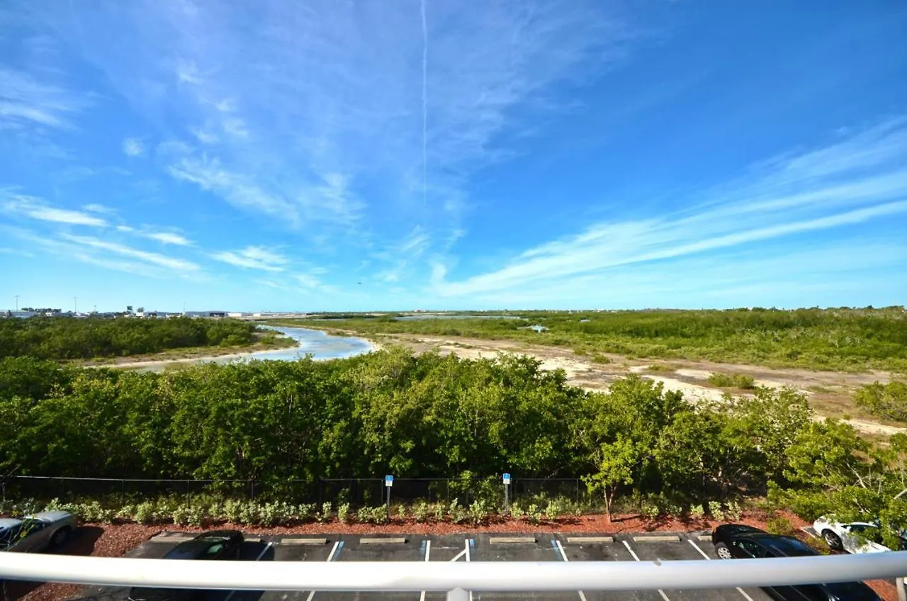 Sunrise Suites Cayo Cruz #308 *