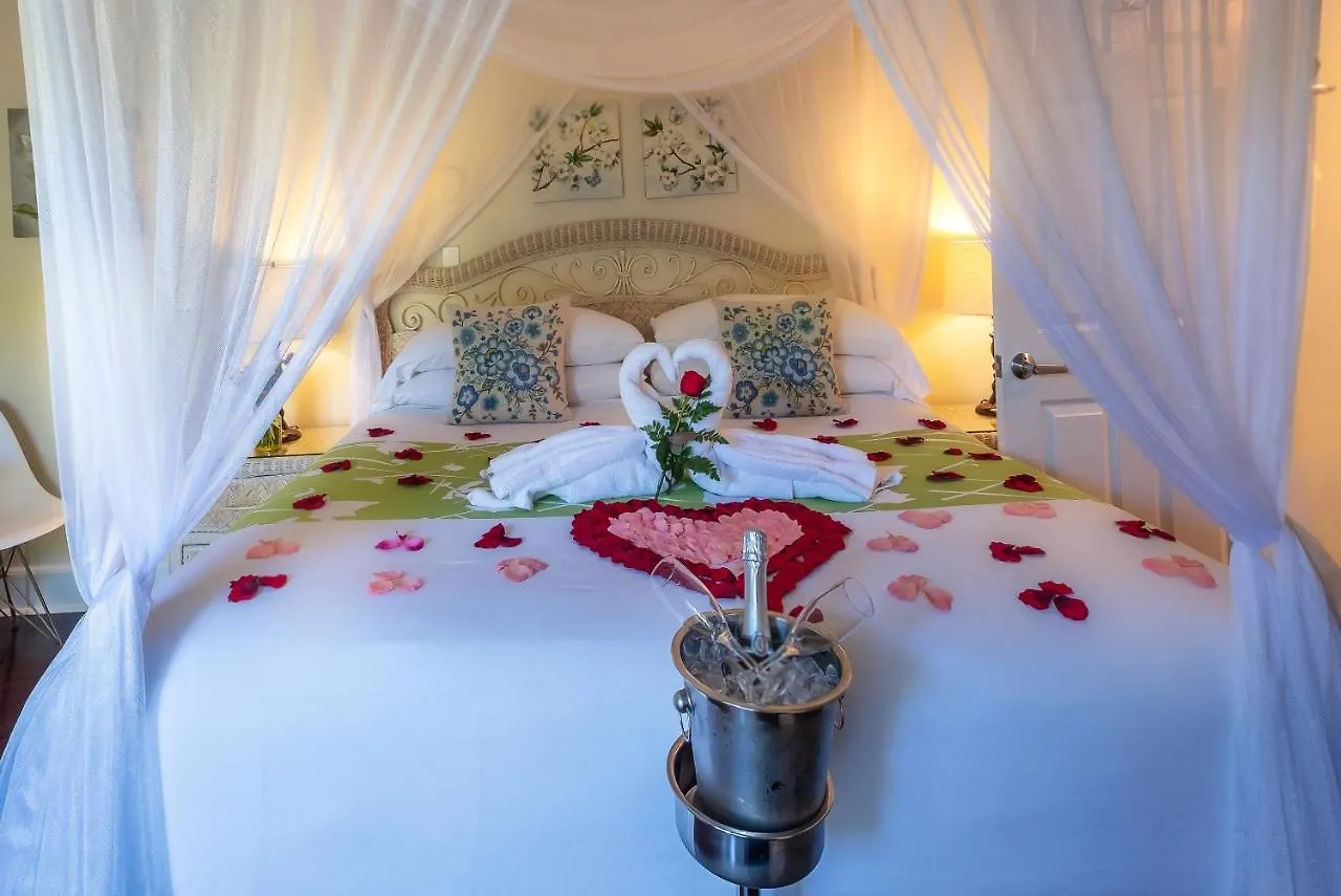 Duval Gardens Bed and breakfast 3*