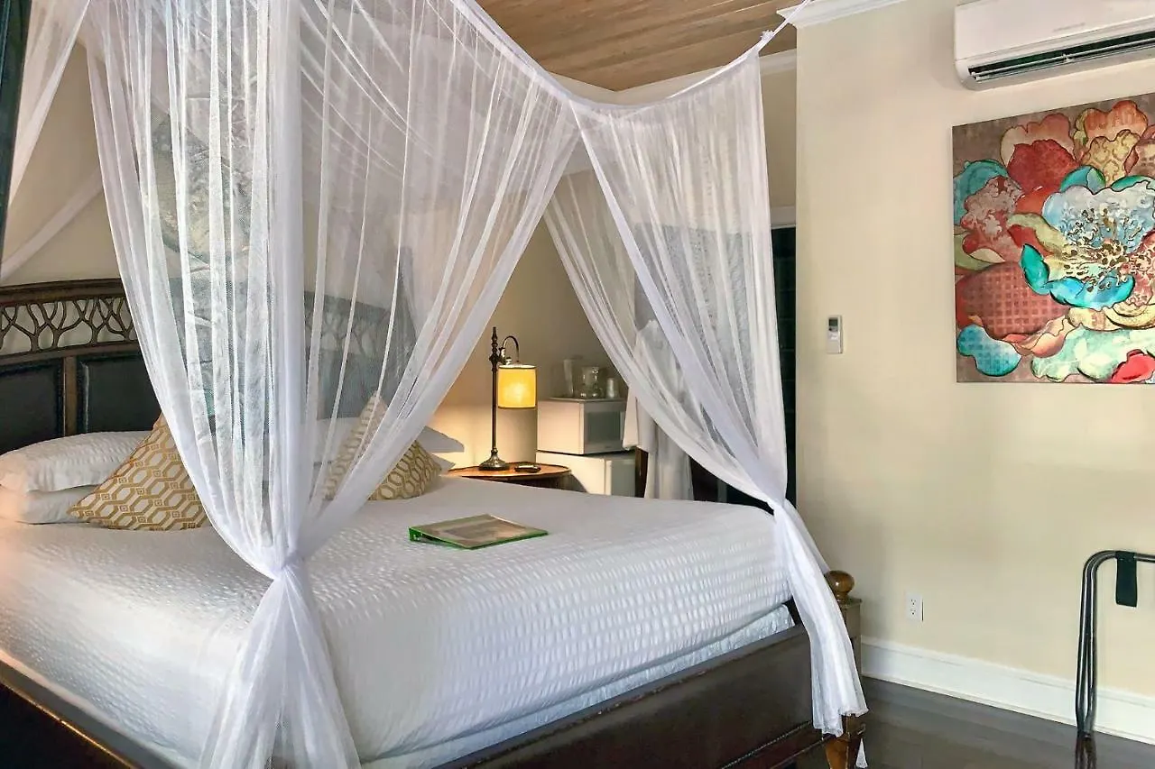 Avalon Bed And Breakfast (Adults Only) 3*