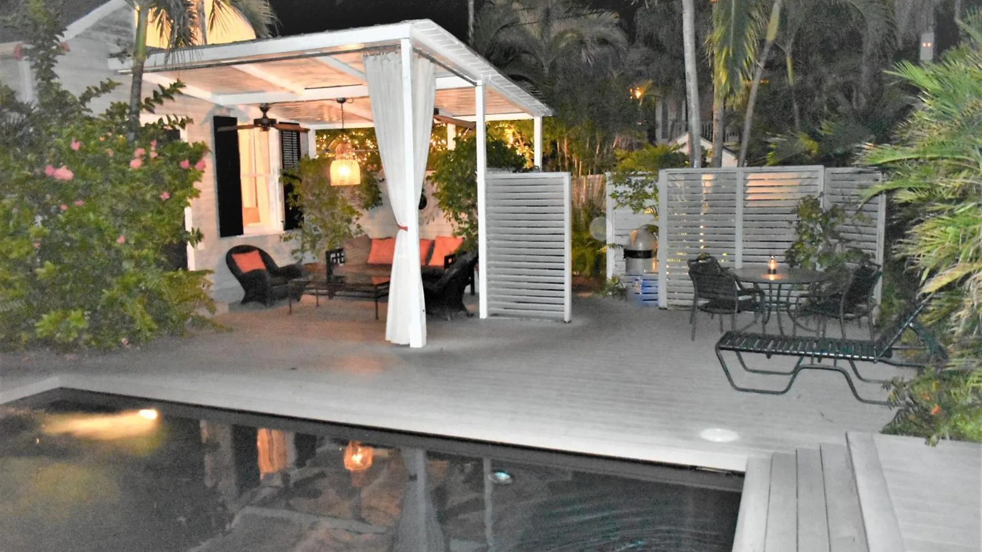 Simonton Court Historic & Herberg Key West