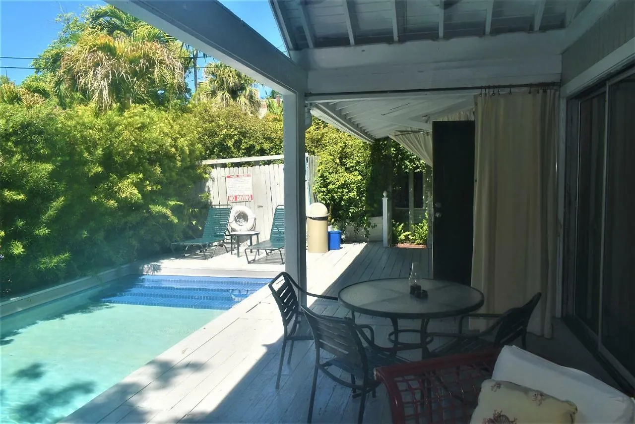 Simonton Court Historic & Herberg Key West