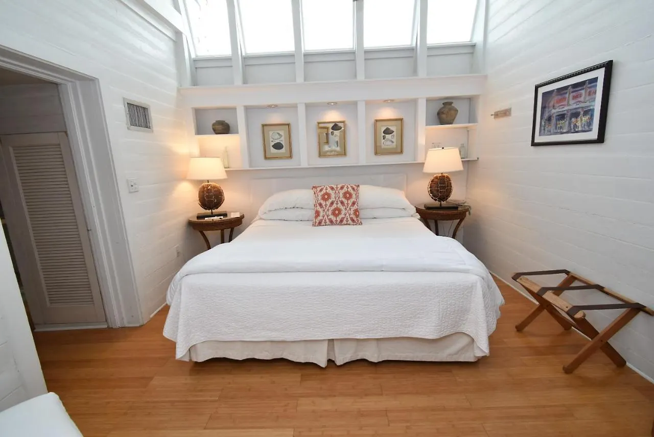 Simonton Court Historic & 4* Key West