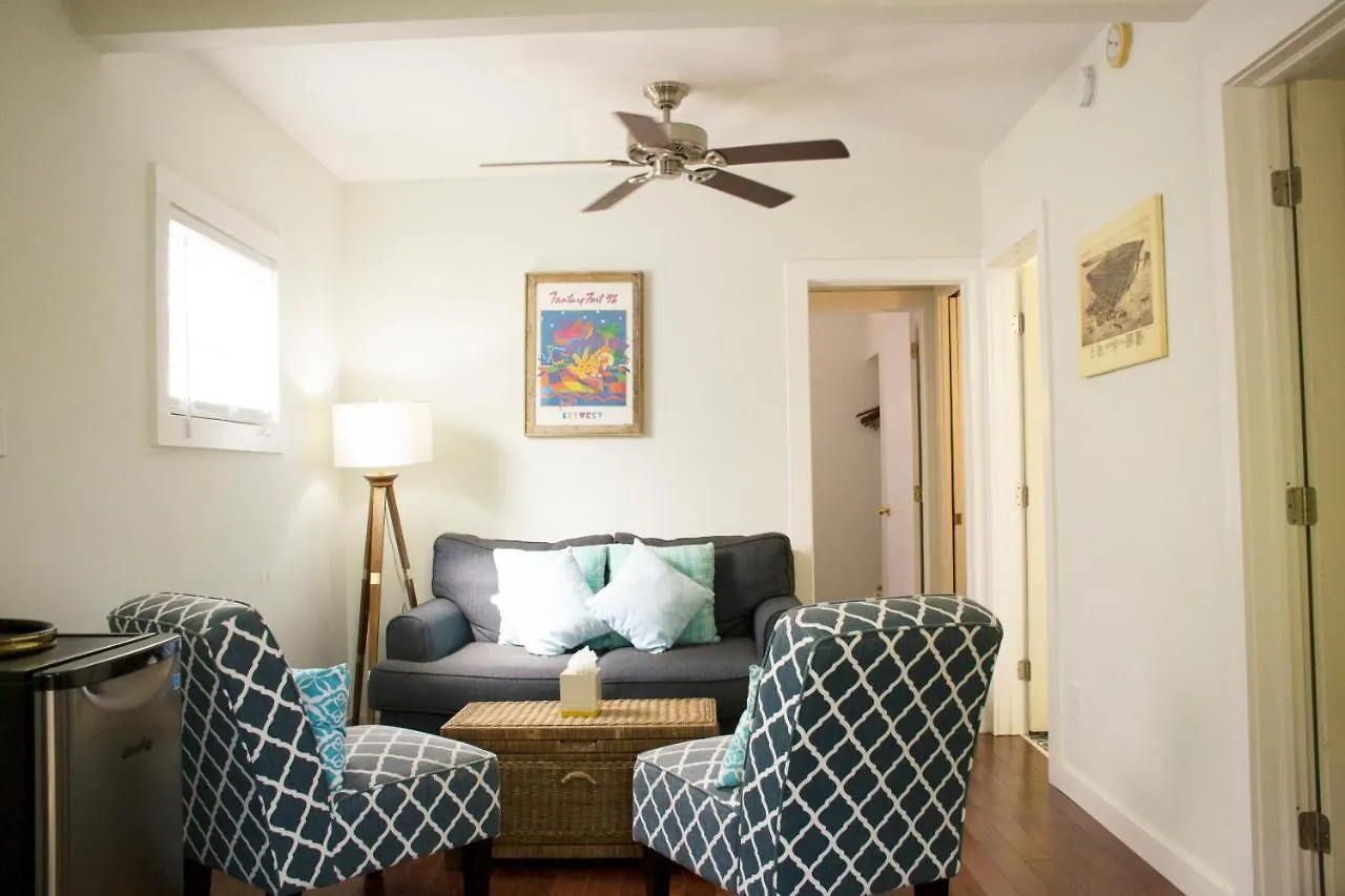 Bed and breakfast Duval House 3*