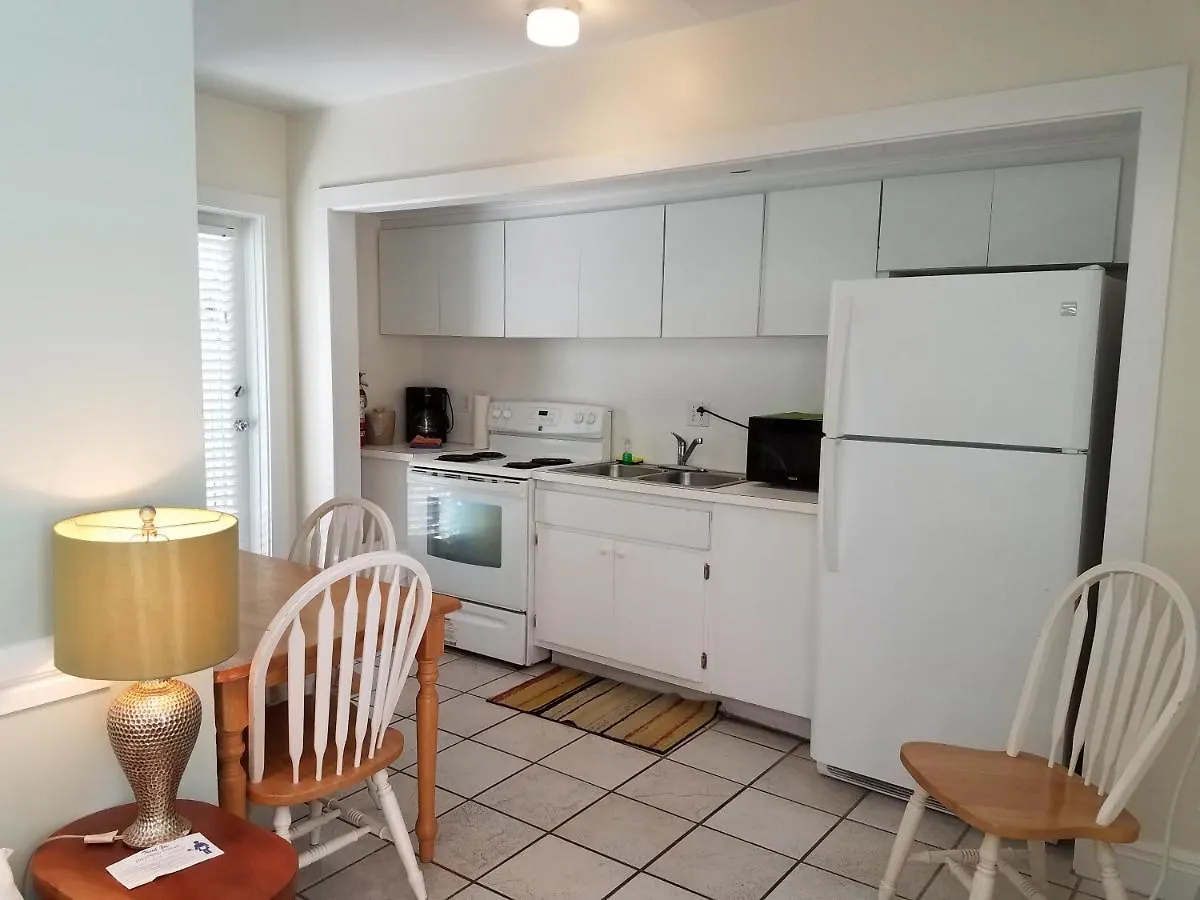 Penzion Alexander Palms Court - No Hidden Fees!