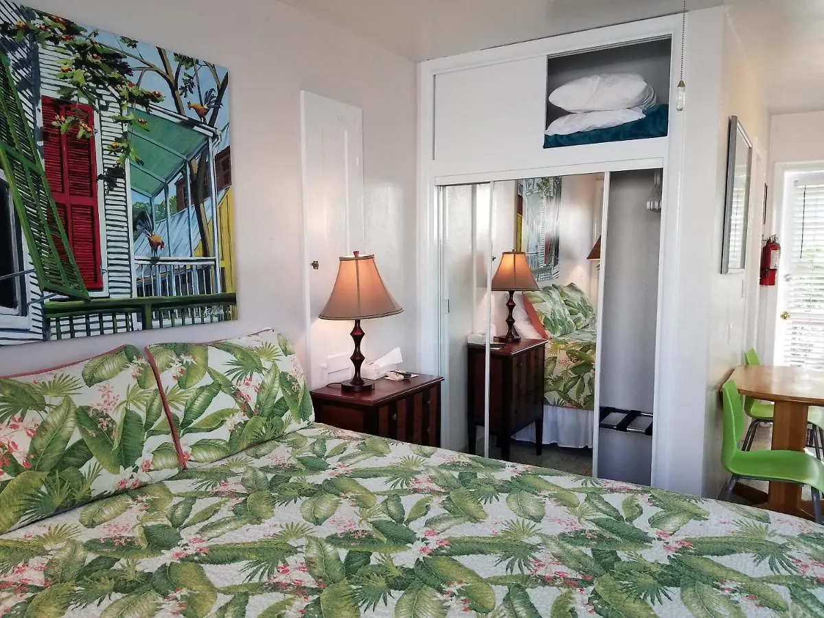 Alexander Palms Court - No Hidden Fees! Penzion Key West