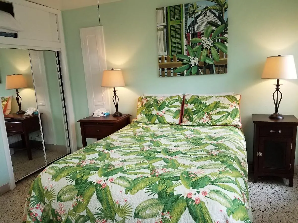 Alexander Palms Court - No Hidden Fees! Key West