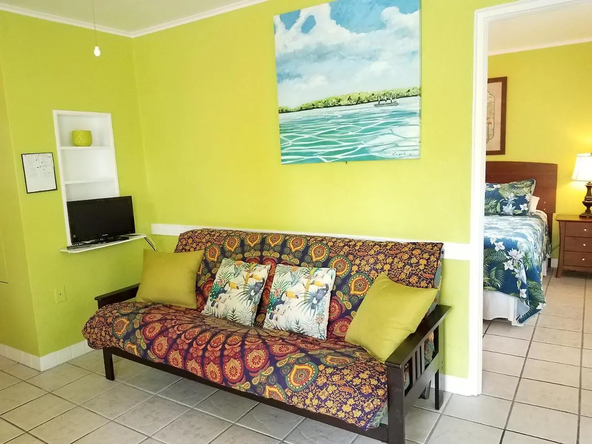 Penzion Alexander Palms Court - No Hidden Fees! *