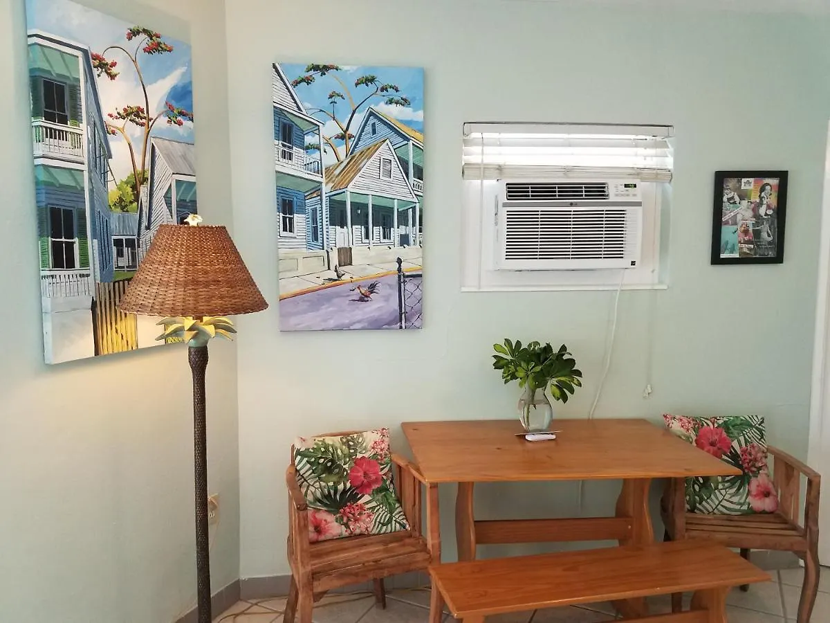 Alexander Palms Court - No Hidden Fees! Penzion