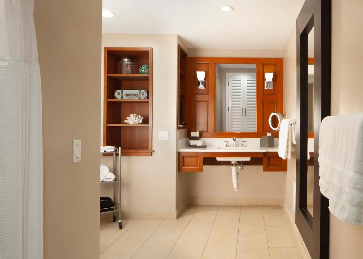 Pier House & Spa Üdülőközpont 4*