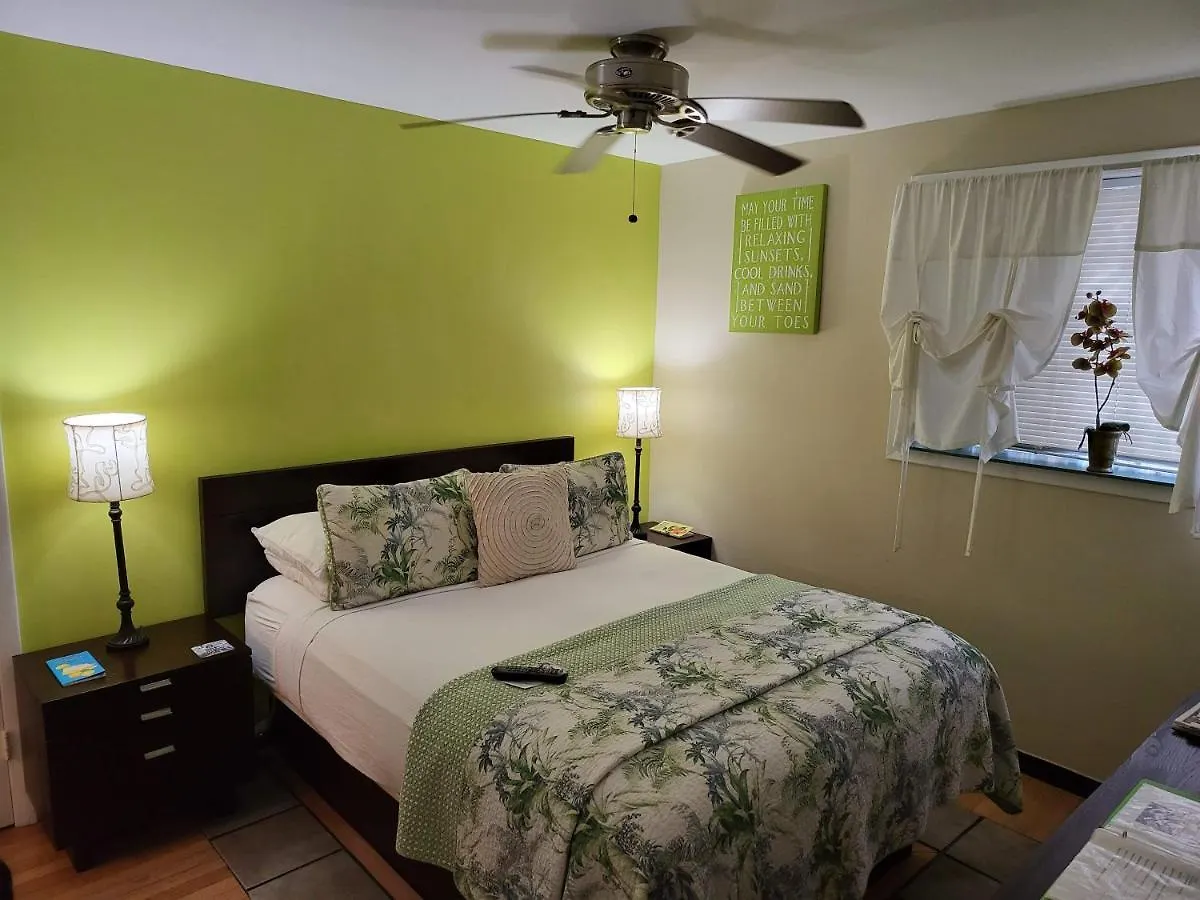 Dreams By The Bed & Breakfast Key West