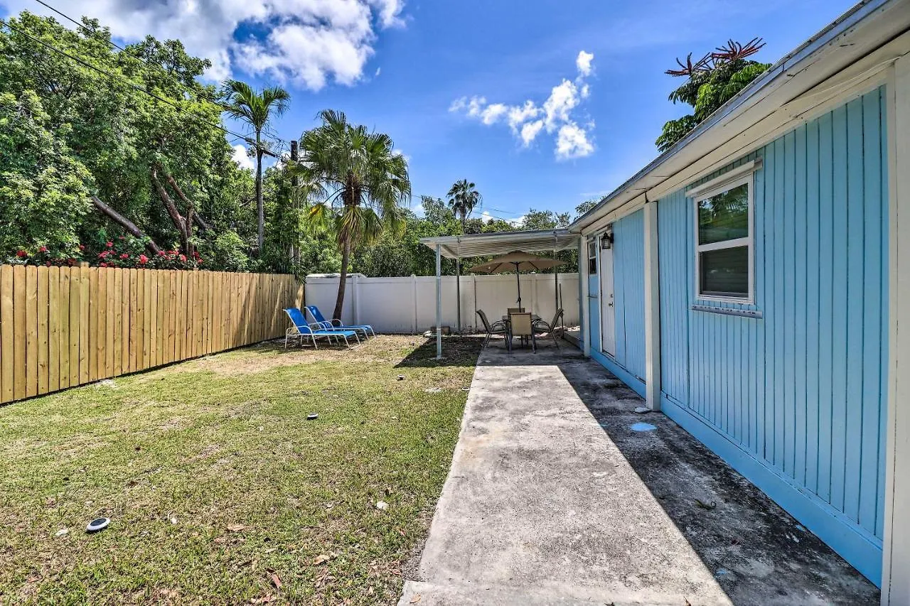 Holiday home Cozy Walk To Beaches!