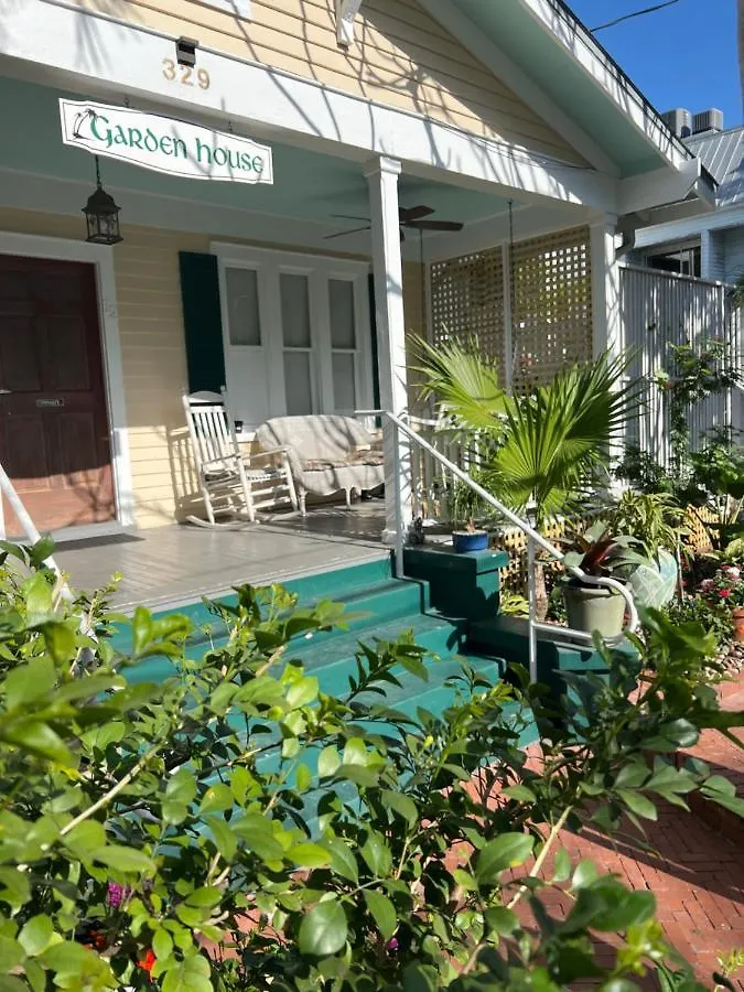 Gasthof The Garden House 2*
