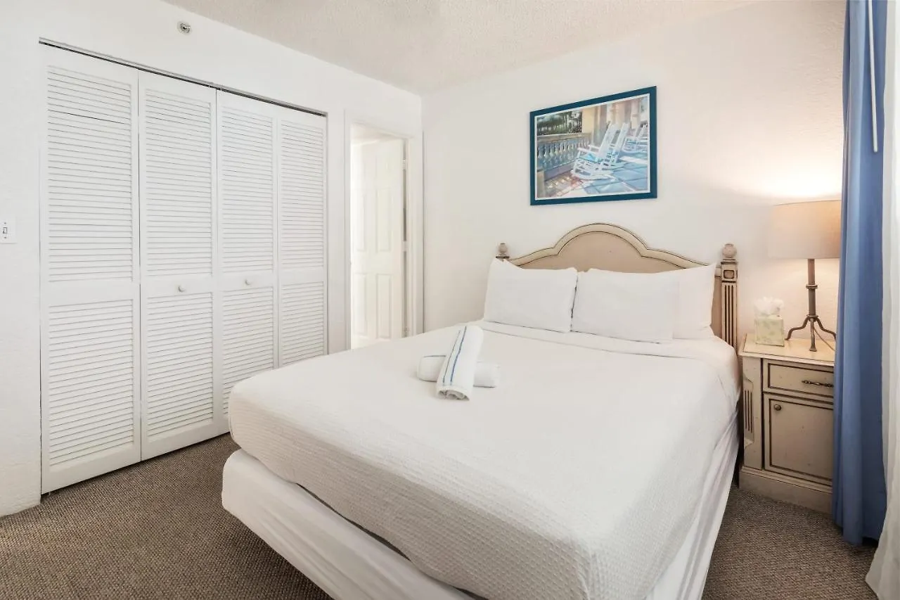 New! Cristbal - Balcony, Parking & Pool!