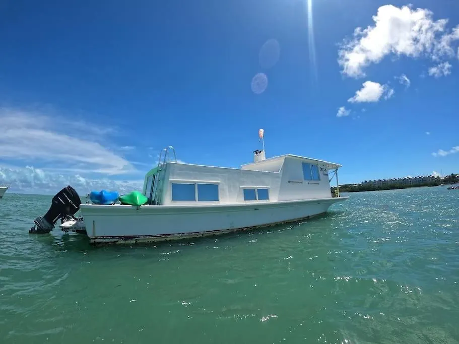 Beautiful Houseboat In Botel Key West
