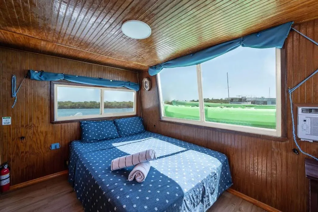 Beautiful Houseboat In Key West