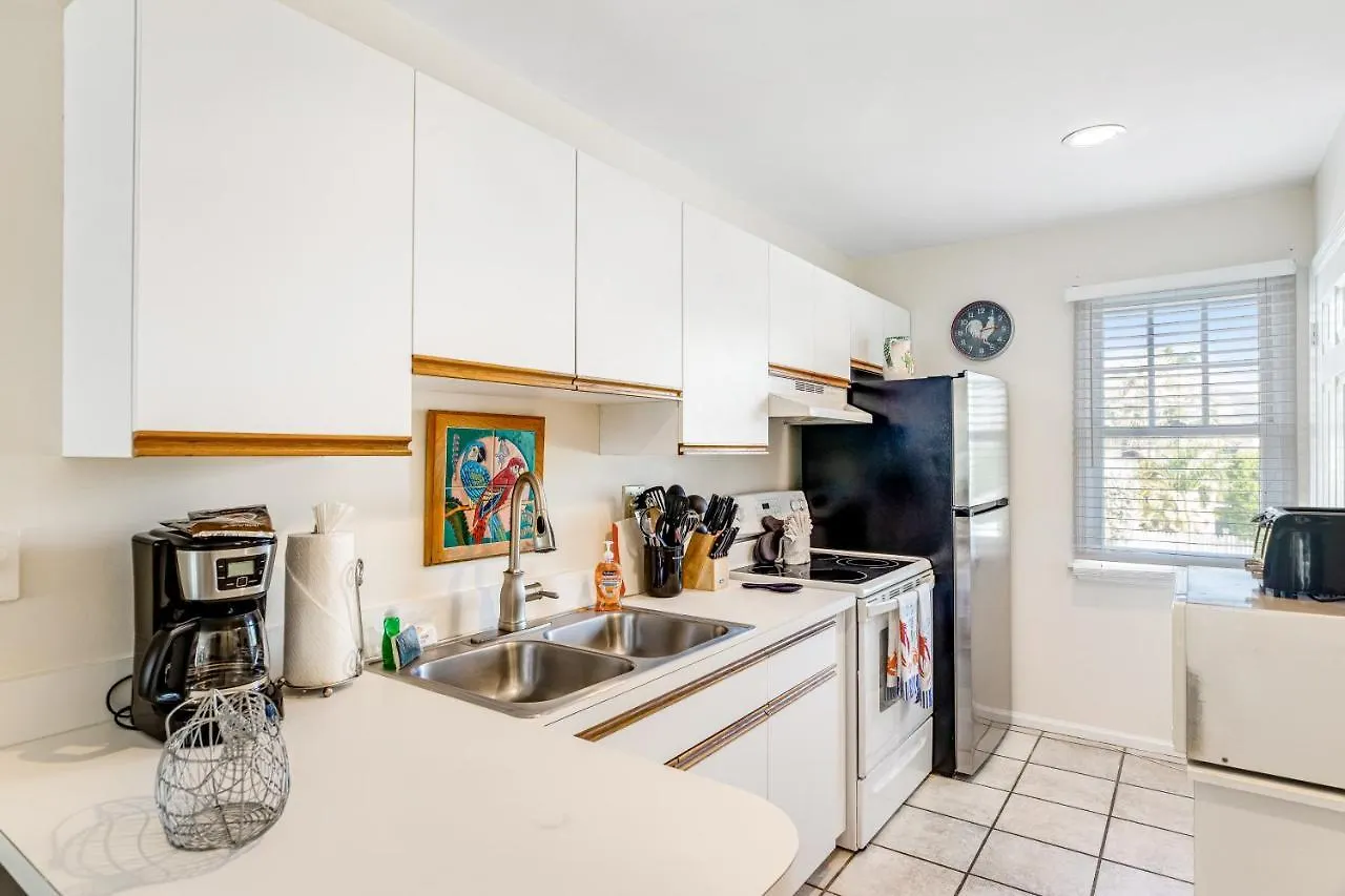 Happy Hour Haven Apartment Key West