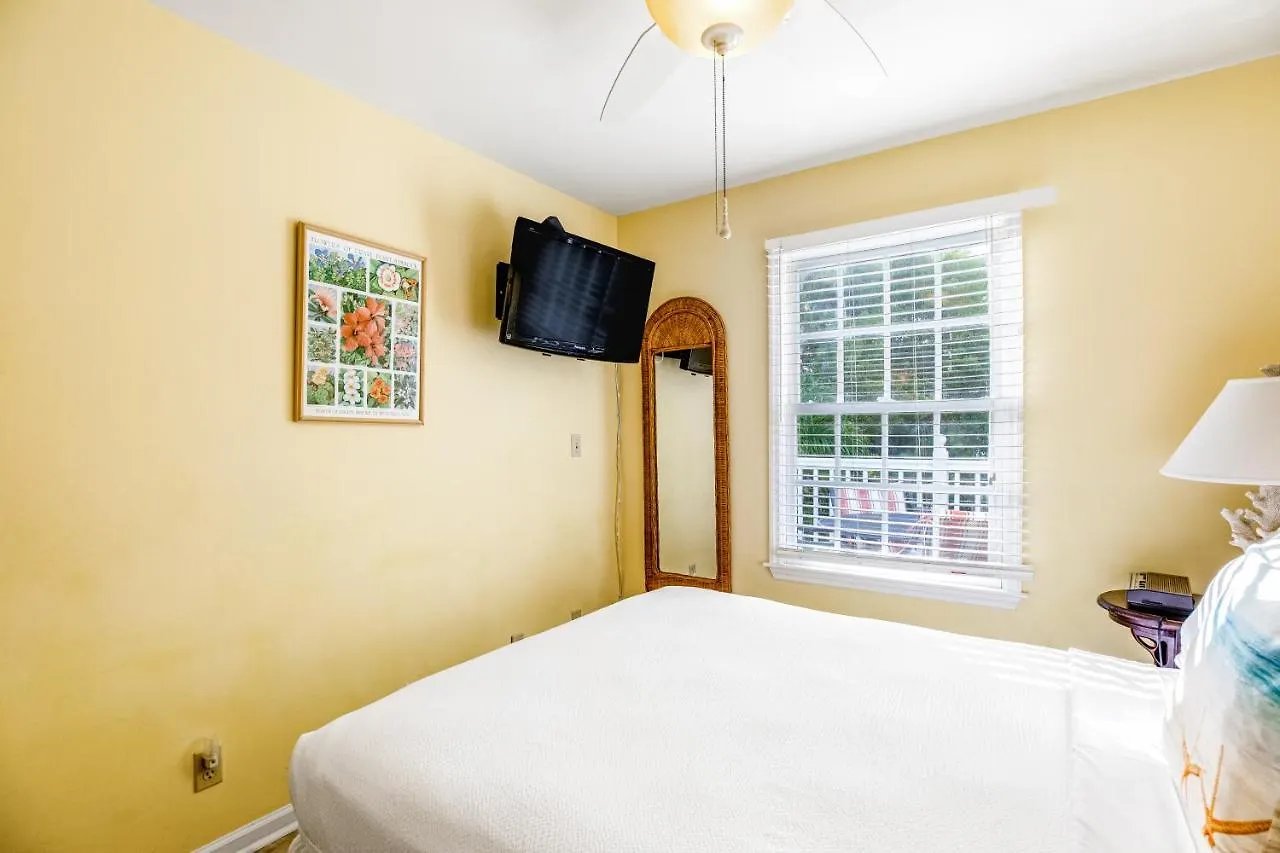 Happy Hour Haven Apartment Key West
