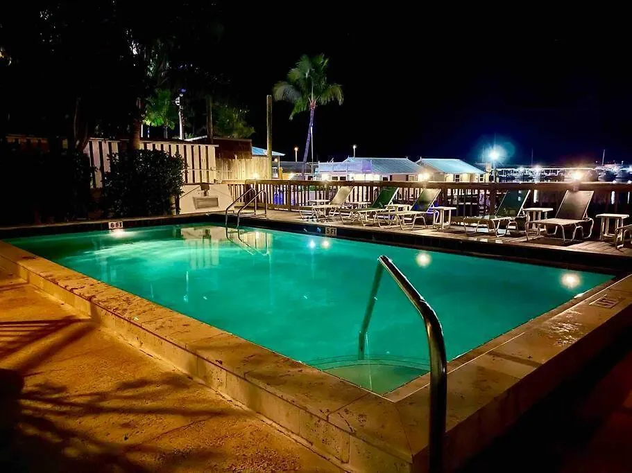 Holiday home Abaco - Large Waterfront 2x2 End Unit With Boat Slip