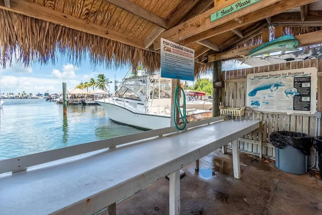 Holiday home Abaco - Large Waterfront 2x2 End Unit With Boat Slip *