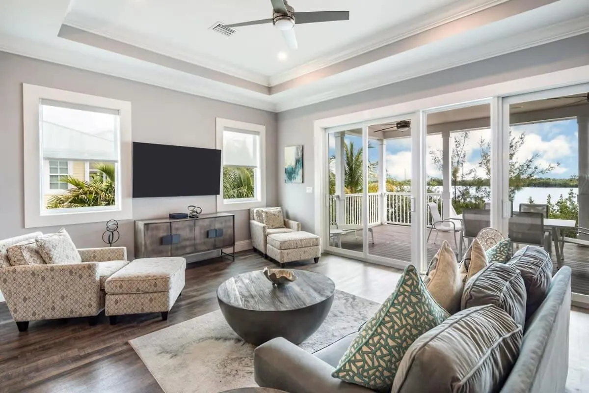 Aquaria House -pool & Boat Dock Holiday home Key West