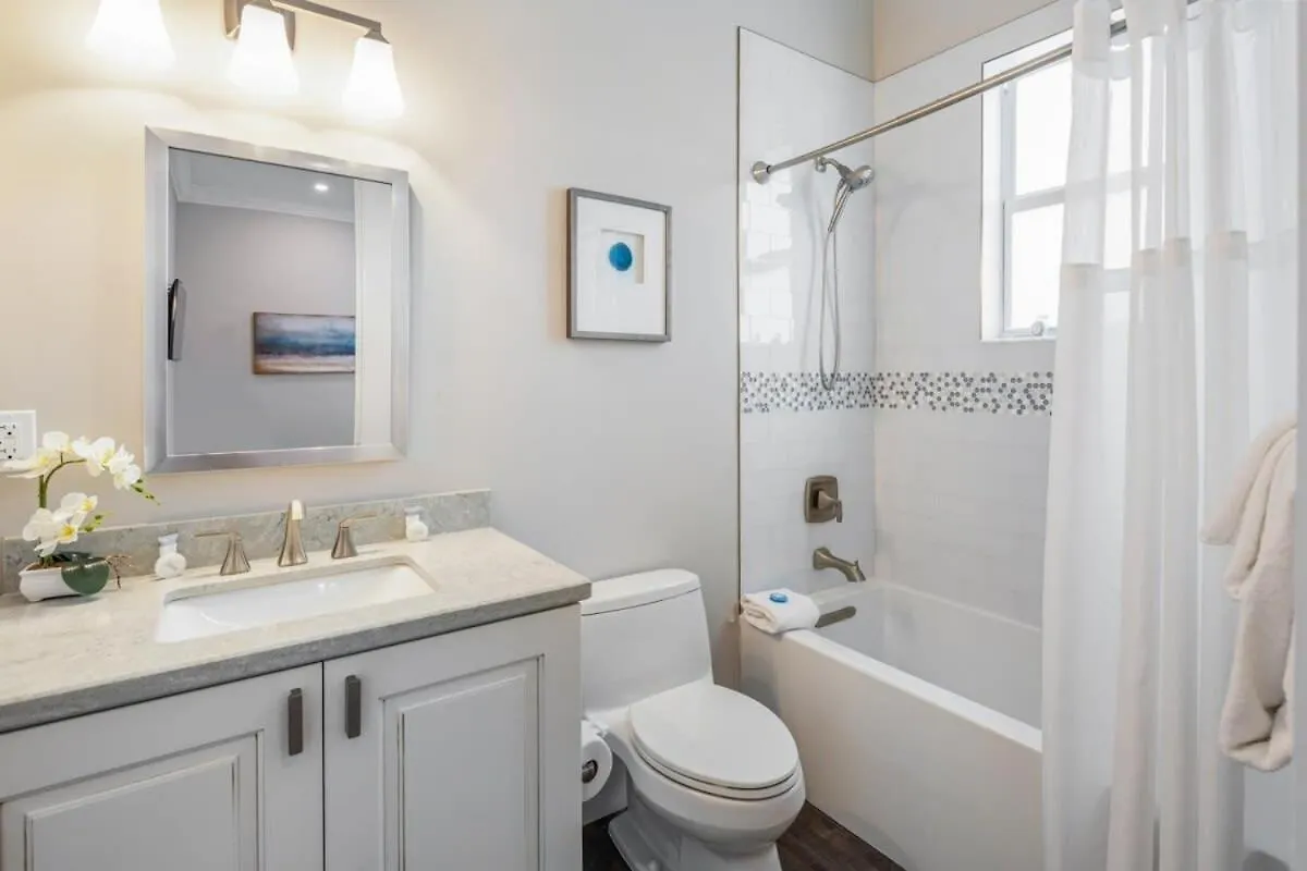 Aquaria House -pool & Boat Dock Holiday home *
