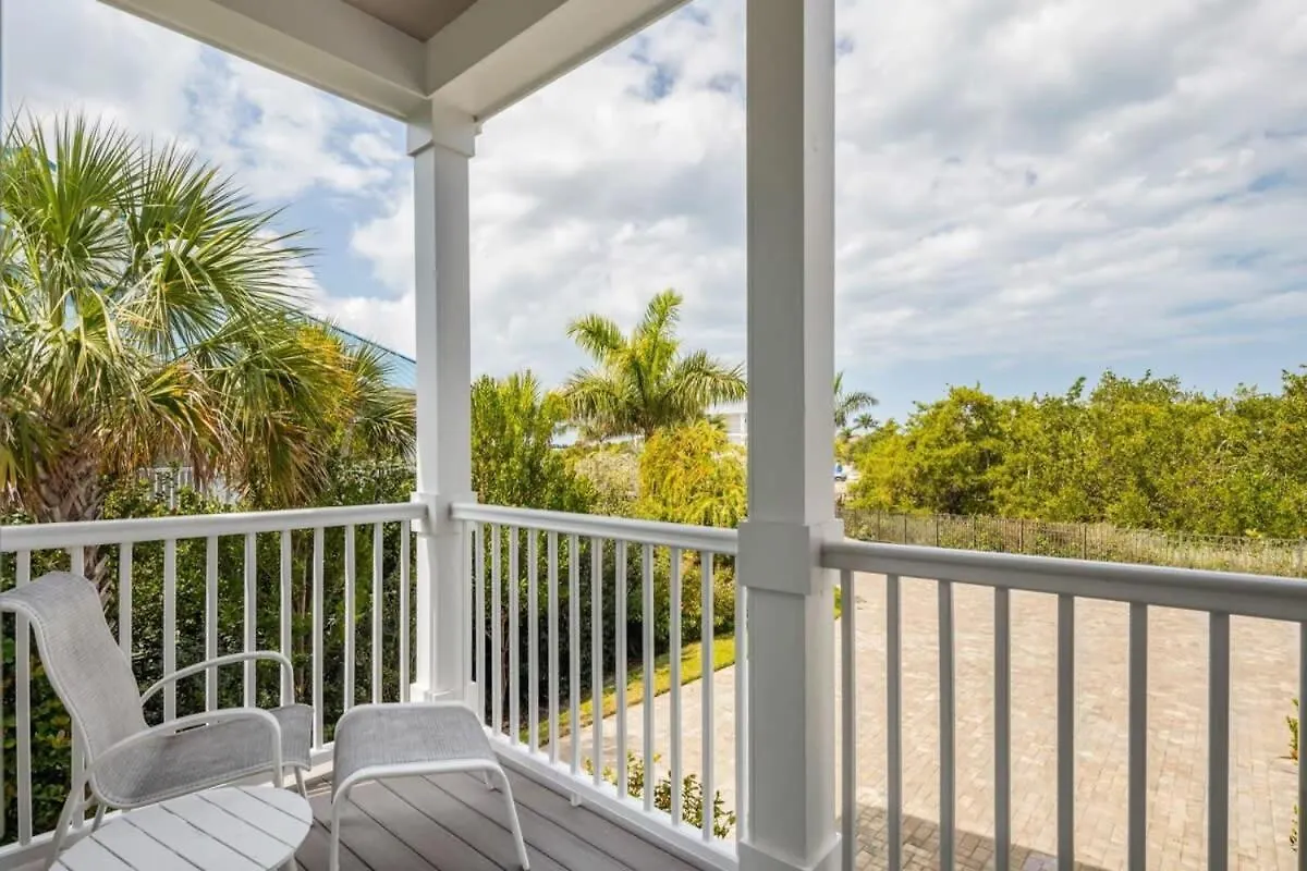 Aquaria House -pool & Boat Dock Holiday home *